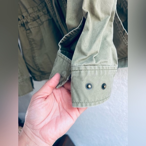 J.Crew women’s jacket light material with pockets adjustable on the waist L SIZE - Picture 7 of 13